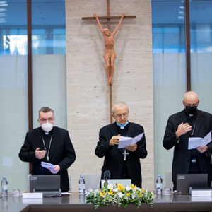 Stalno vijeće Hrvatske biskupske konferencije uputilo je poruku naslovljenu „Je li cjepivo protiv Covida-19 moralno prihvatljivo?!“ 